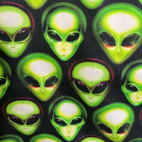 Alien Encounters Themed Custom Handmade Apron - Picture 5 of 6